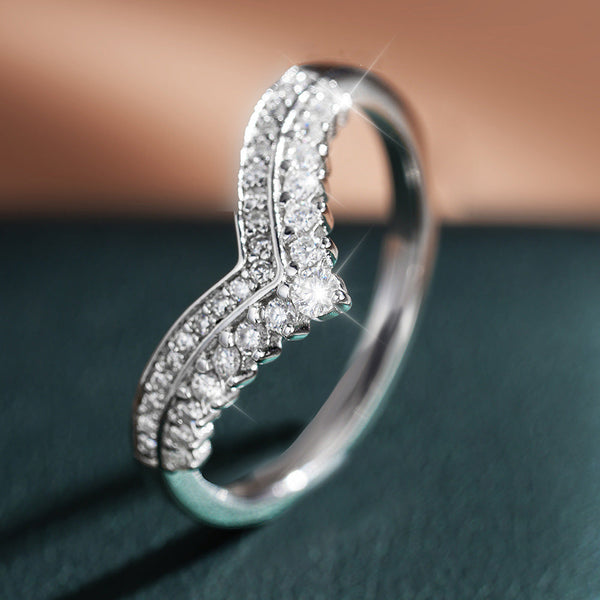 LUXE TIARA MOISSANITE ANELLO